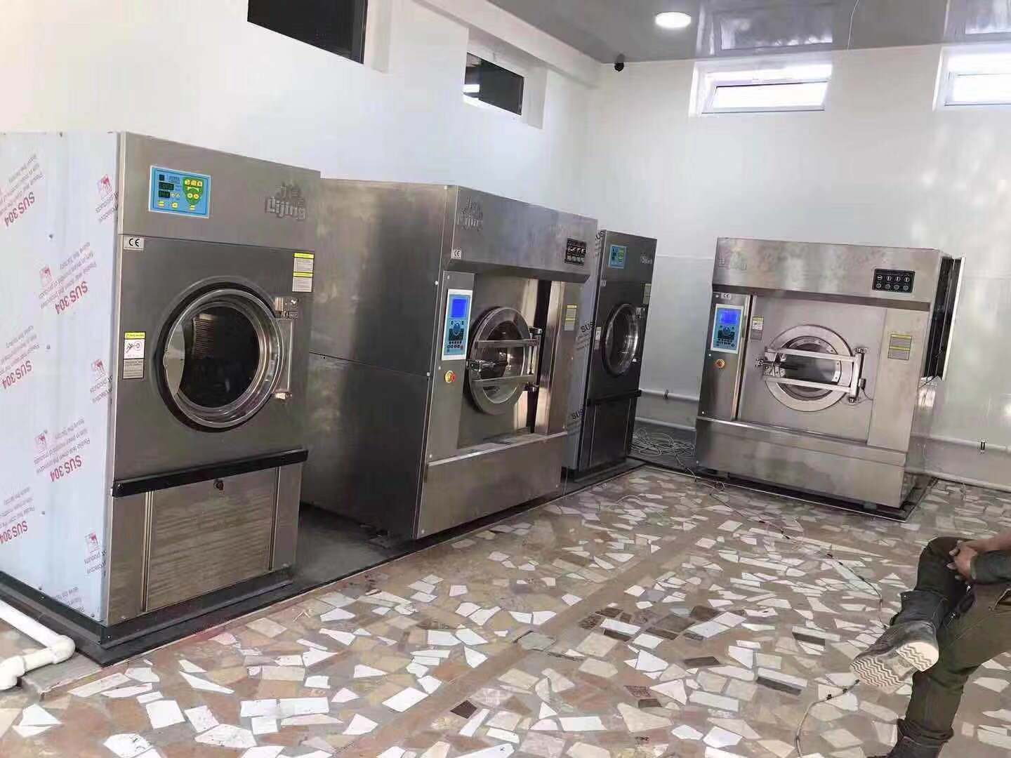 ��������